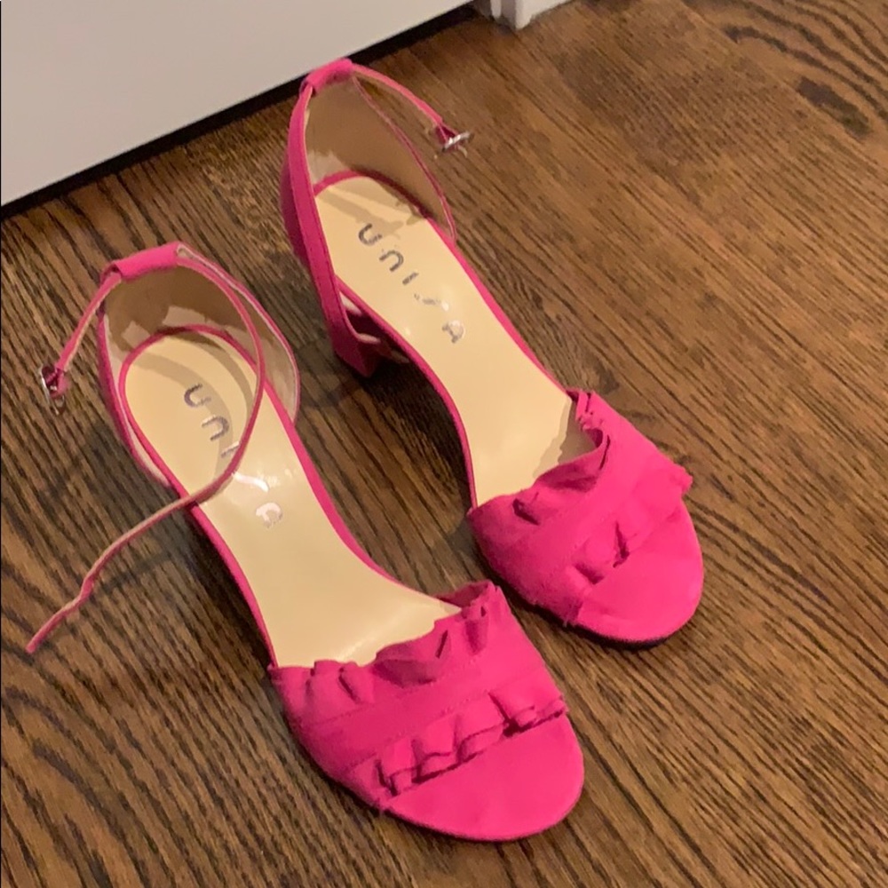 Unisa pink heels